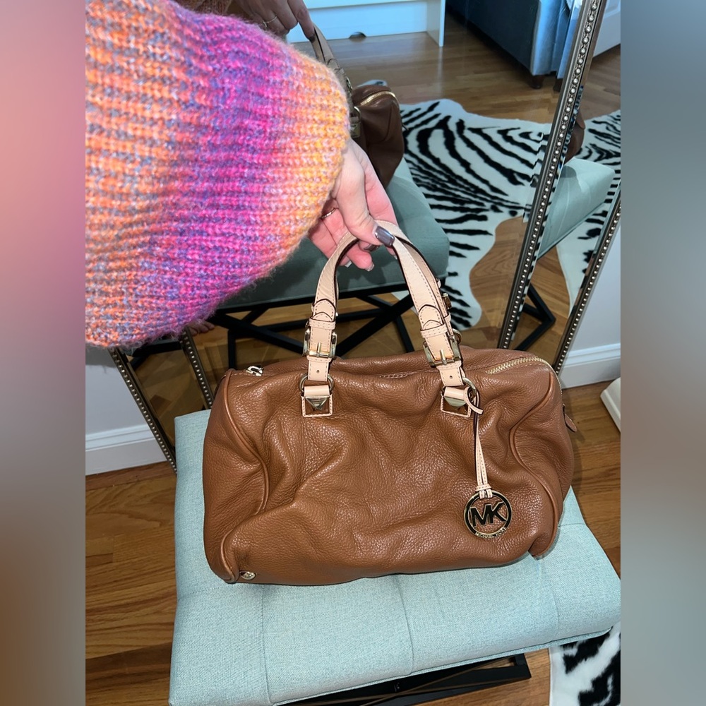 Brown leather Michael Kors lightly worn purse with detachable wristlet